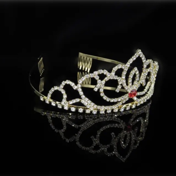 🌺🌺Beautiful Golden Crown Perfect For Your Costume - Picture 3 of 5